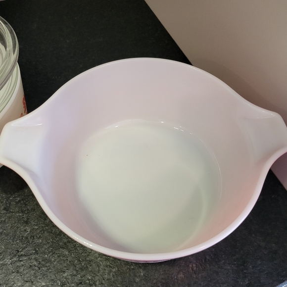 Pyrex GOOSEBERRY Set Of Two Casserole Dishes With Lids Pink and White - Picture 5 of 6